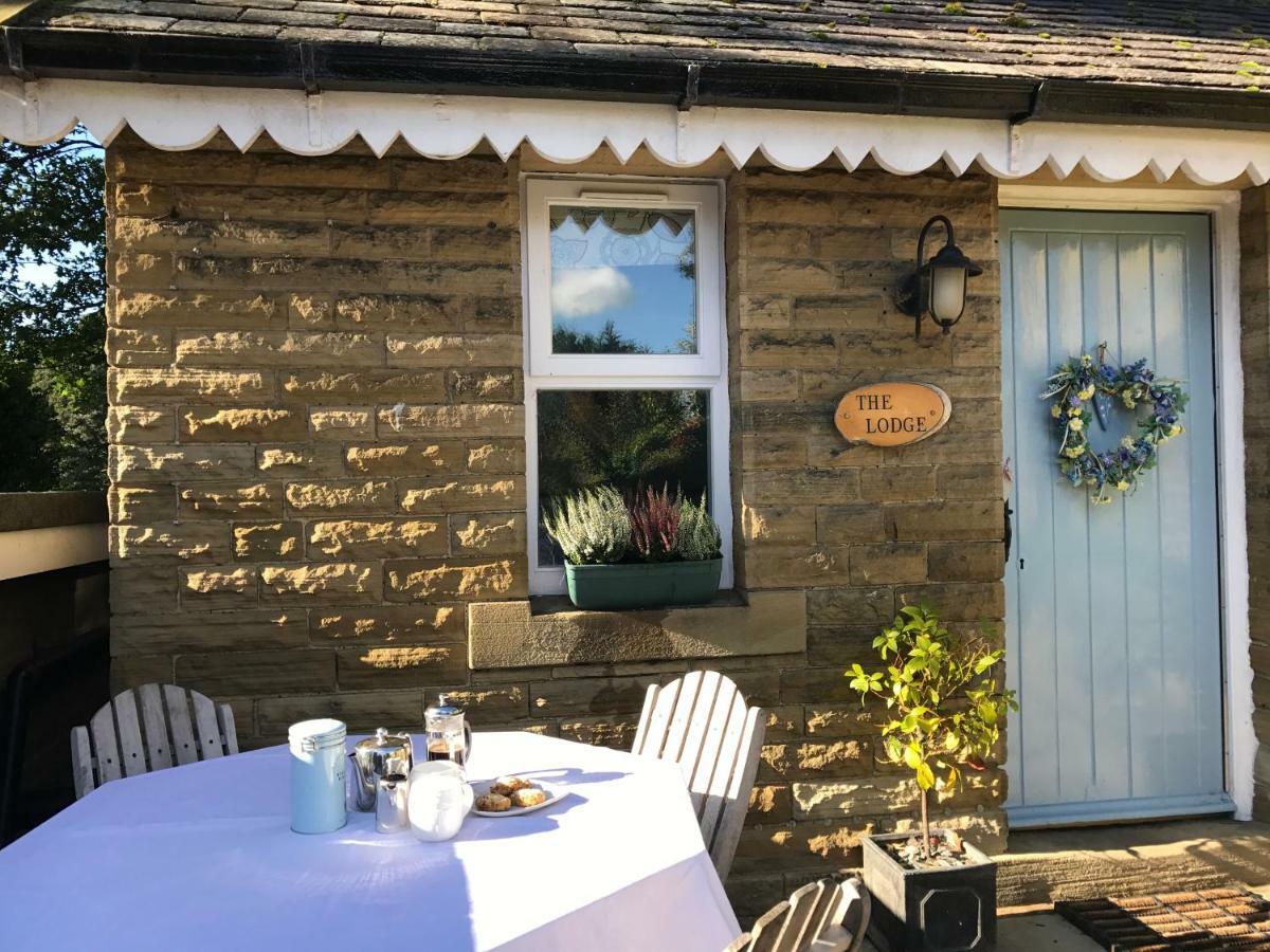 "The Lodge", Holmfirth Exterior photo